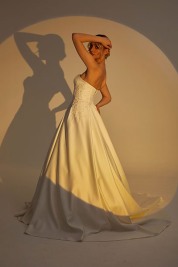 2023dimitri-gelinlik-modelimiz-3